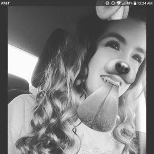 Meet your Posher, Crystal